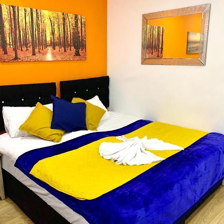 London 2 Bedroom Apartment, Kitchen, Reception And Private Garden Exterior photo