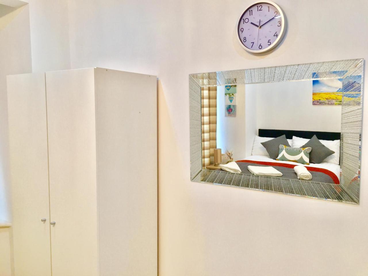 London 2 Bedroom Apartment, Kitchen, Reception And Private Garden Exterior photo