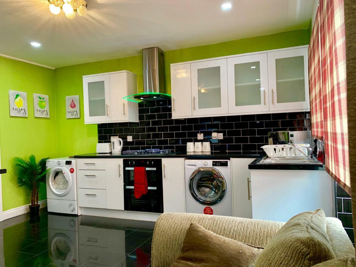 London 2 Bedroom Apartment, Kitchen, Reception And Private Garden Exterior photo