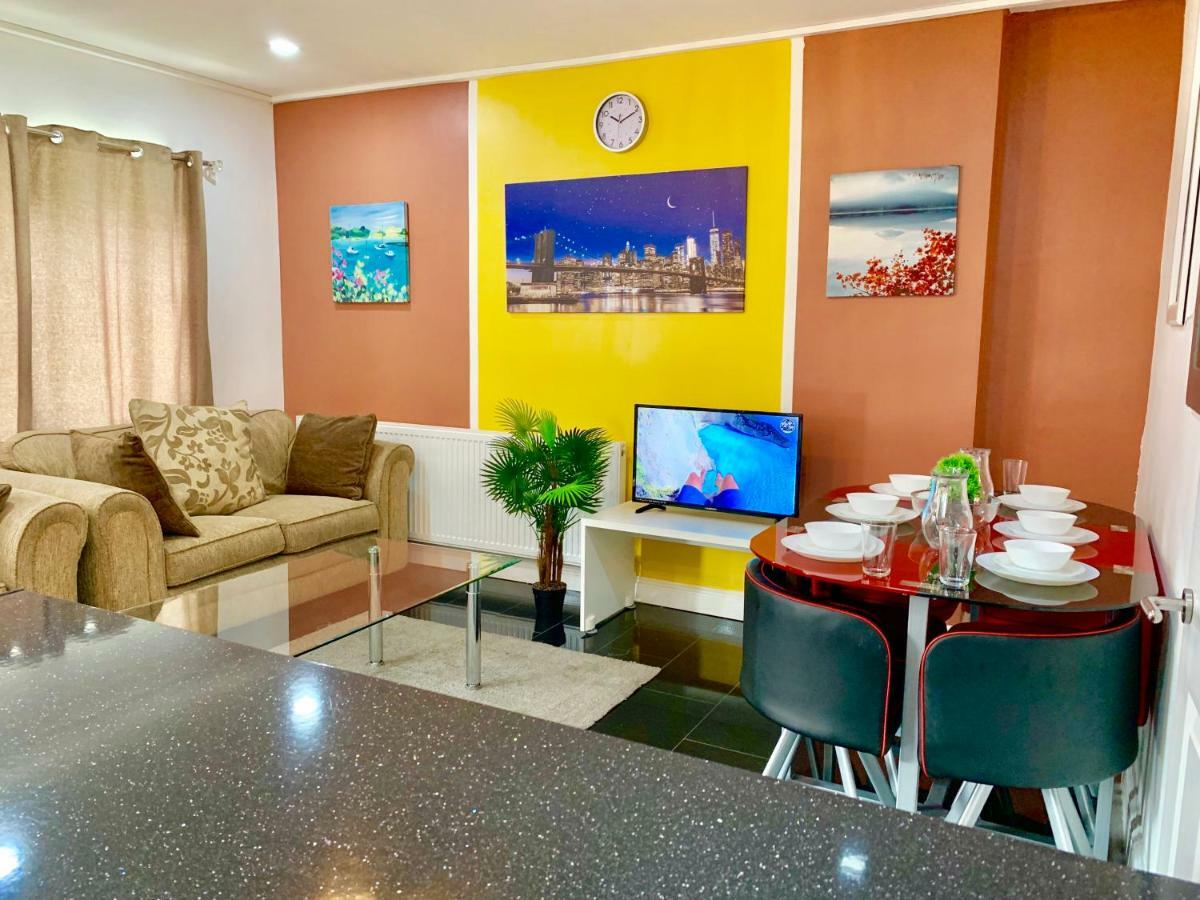 London 2 Bedroom Apartment, Kitchen, Reception And Private Garden Exterior photo