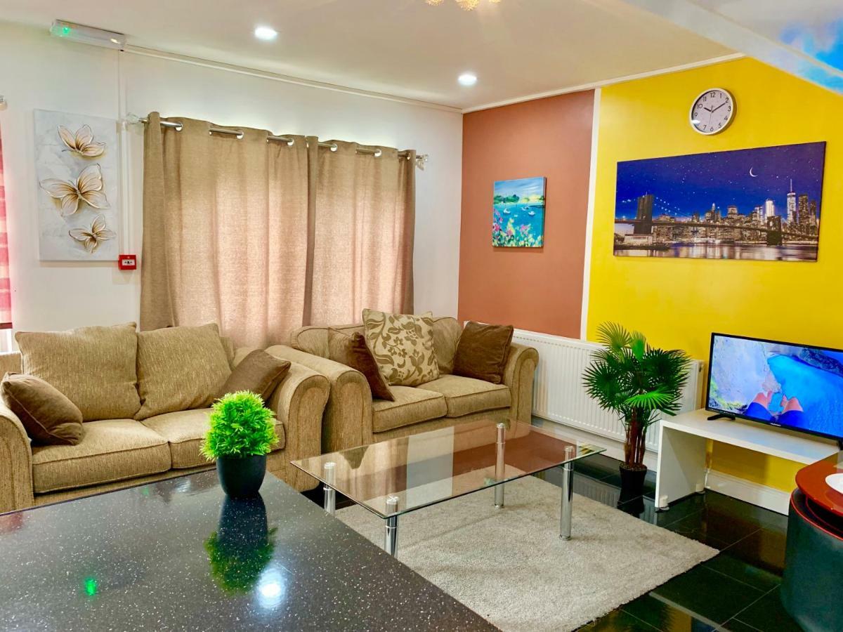 London 2 Bedroom Apartment, Kitchen, Reception And Private Garden Exterior photo