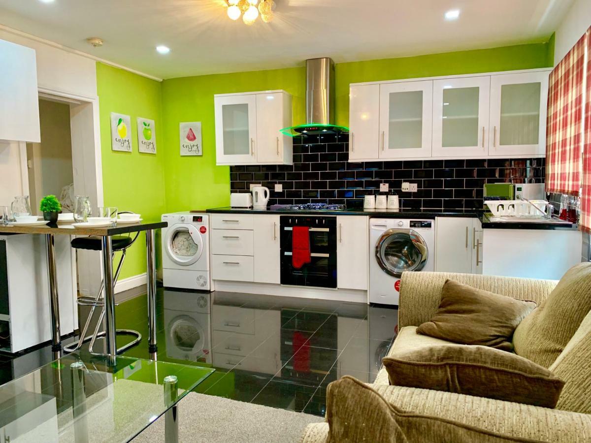 London 2 Bedroom Apartment, Kitchen, Reception And Private Garden Exterior photo