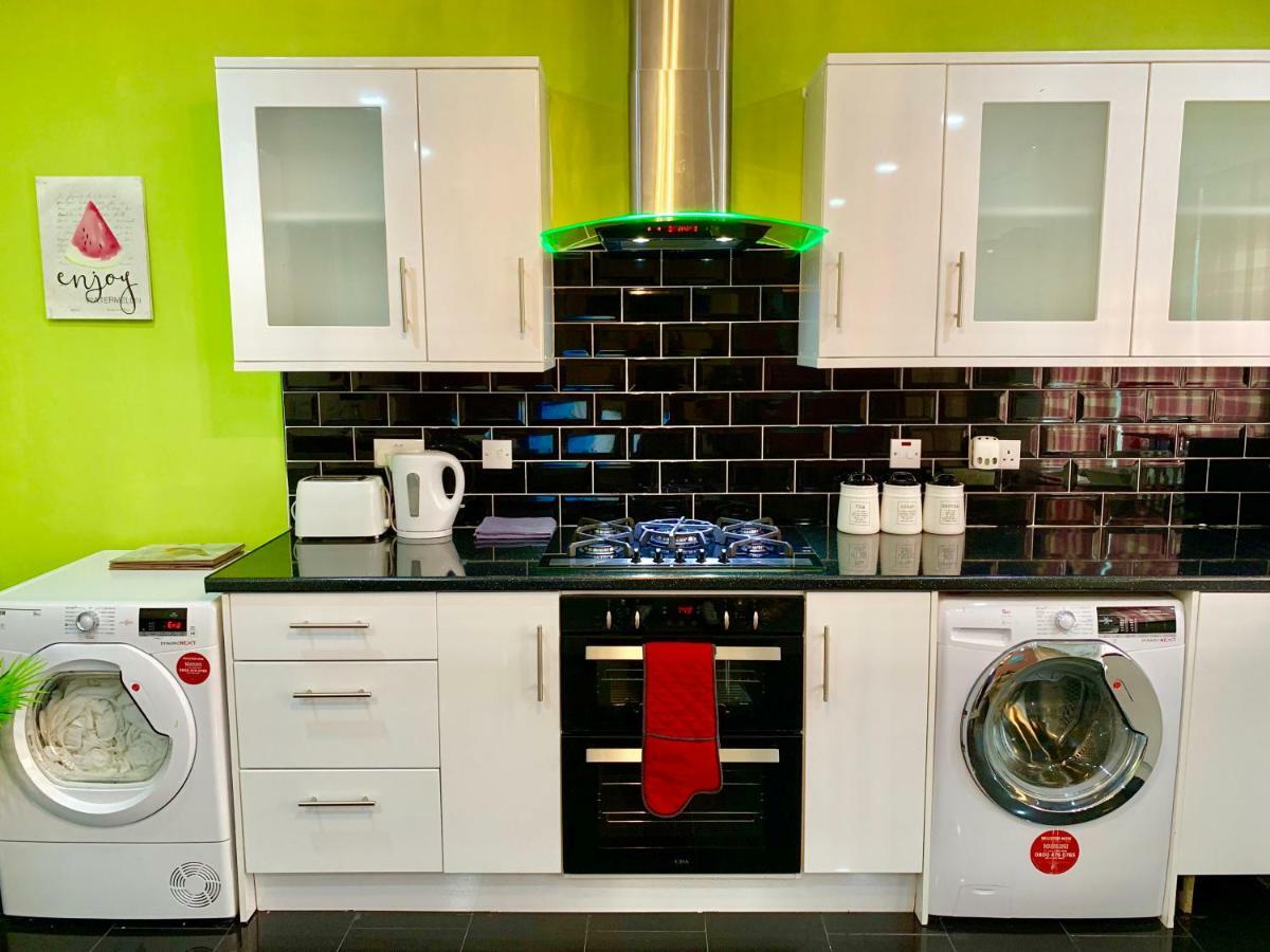 London 2 Bedroom Apartment, Kitchen, Reception And Private Garden Exterior photo