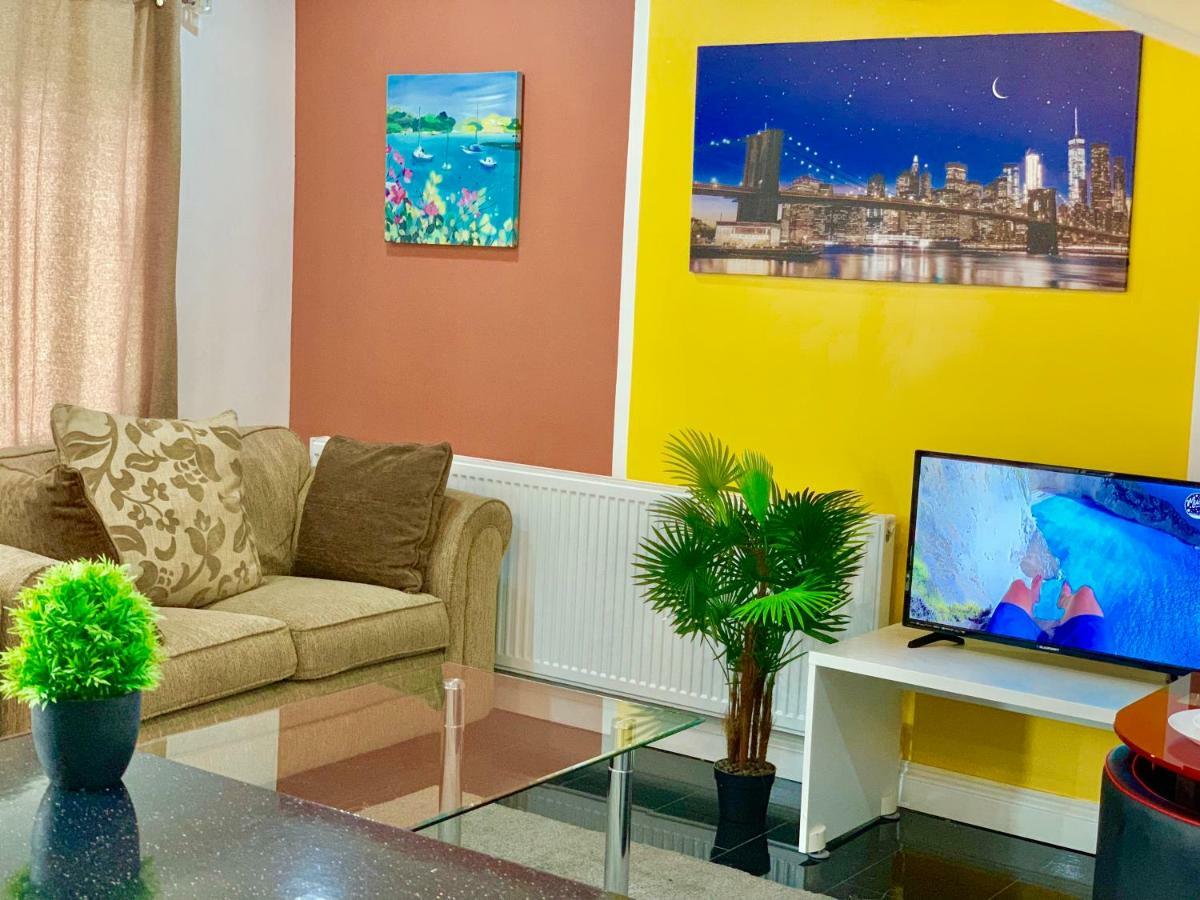 London 2 Bedroom Apartment, Kitchen, Reception And Private Garden Exterior photo